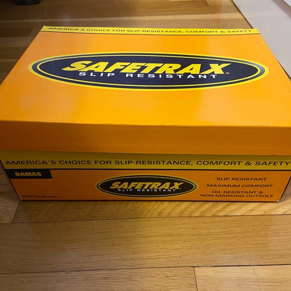 Women’s Safetrax Slip Resistant Shoes Size 7.5 - Picture 4 of 5